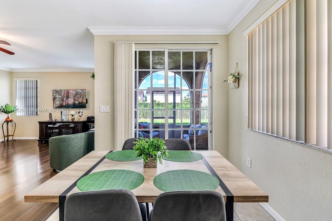 Dining room, Interior, Wood Texture Flooring