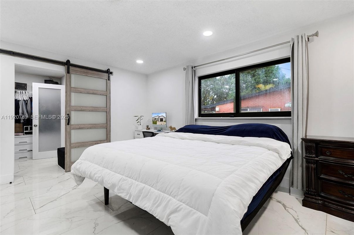 Bedroom, Interior, Marble, Recessed Lighting