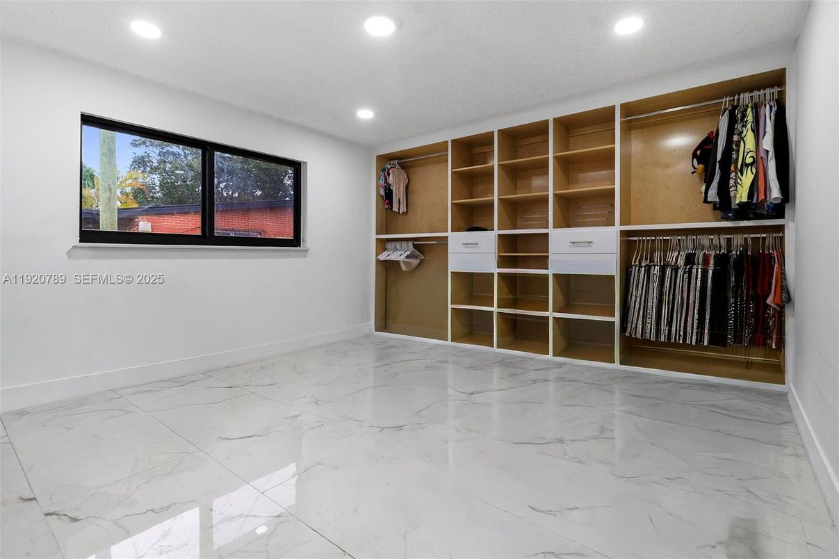 Empty room, Interior, Marble, Recessed Lighting
