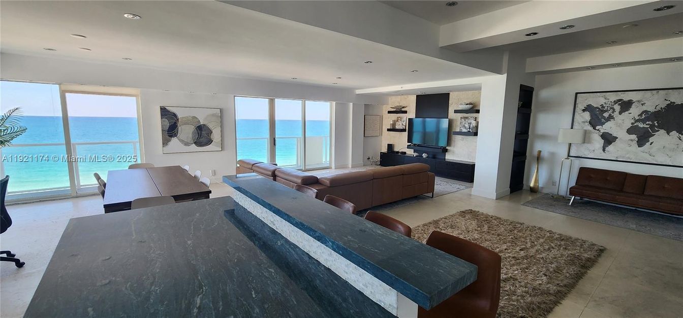 Interior, Living room, Recessed Lighting, Water