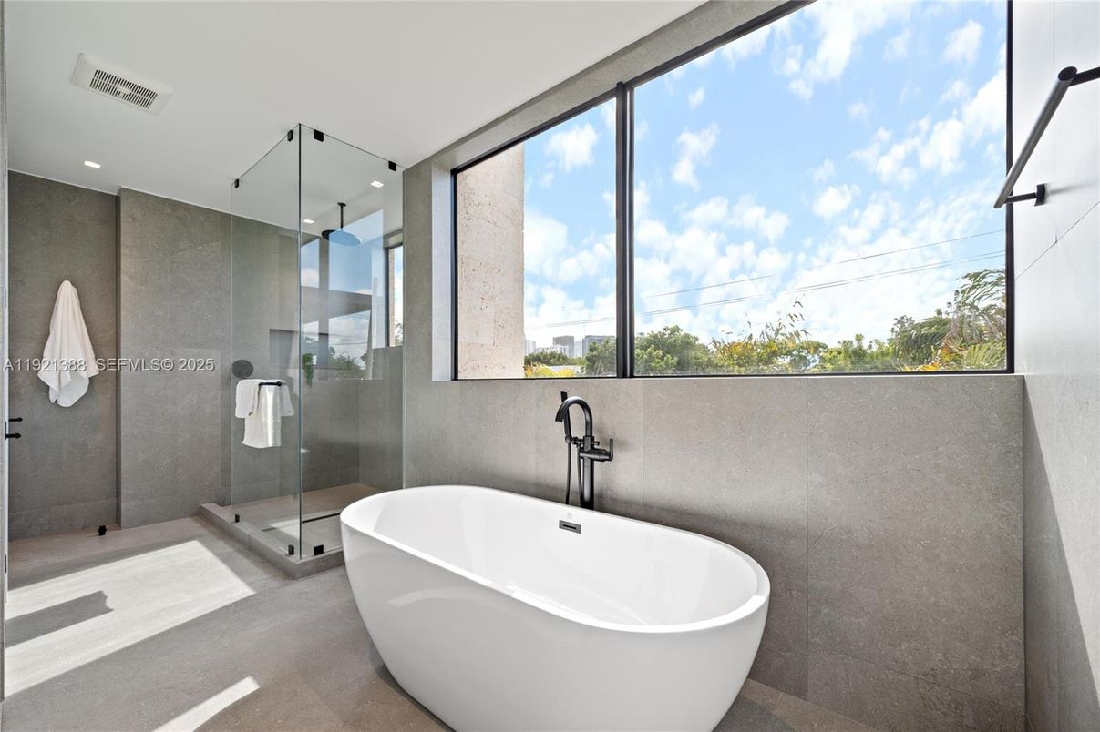 Bathroom, Free Standing Baths, Glass Shower, Interior, Recessed Lighting