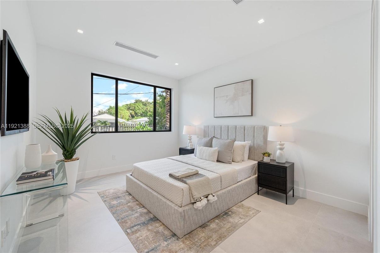 Bedroom, Interior, Recessed Lighting