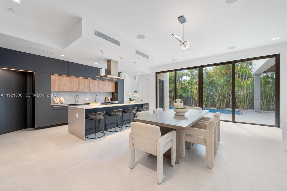 Dining room, Interior, Kitchen, Pendant Lights, Recessed Lighting