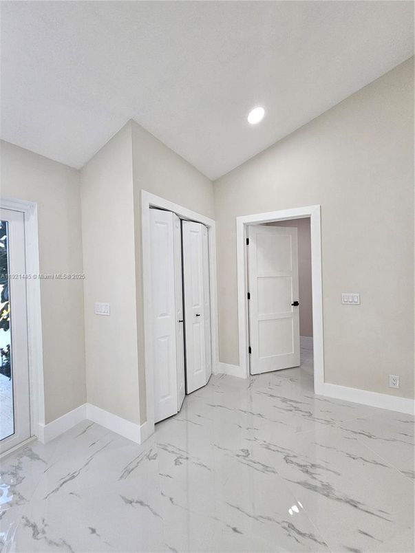 Empty room, Interior, Marble, Recessed Lighting