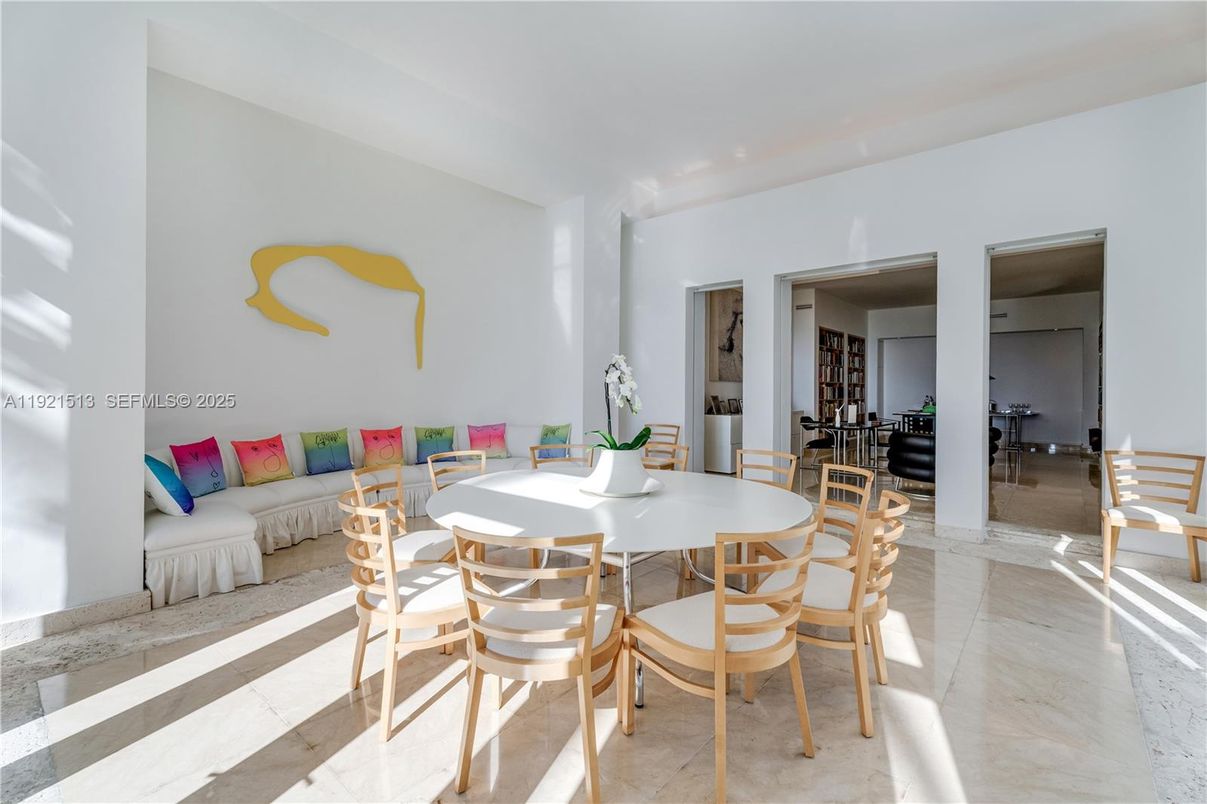 Dining room, Interior