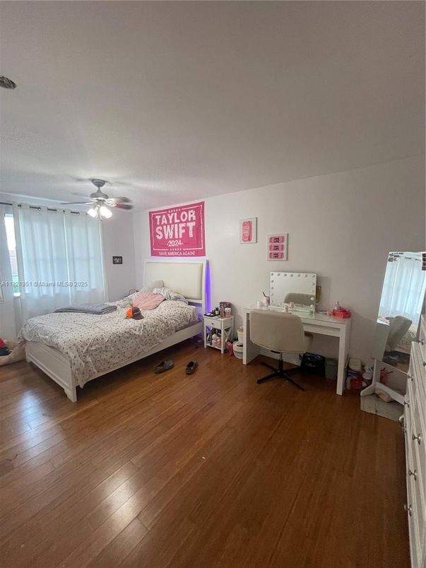 Bedroom, Home Office, Interior, Wood Texture Flooring