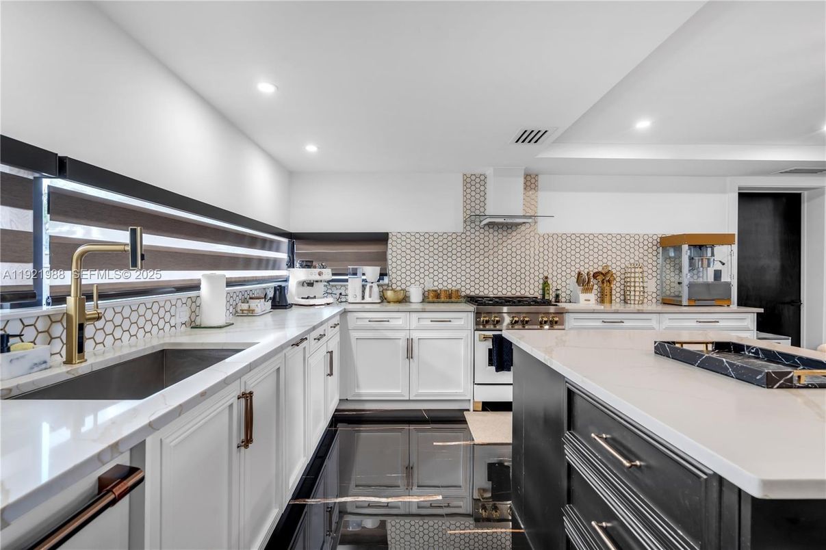 Interior, Kitchen, Recessed Lighting