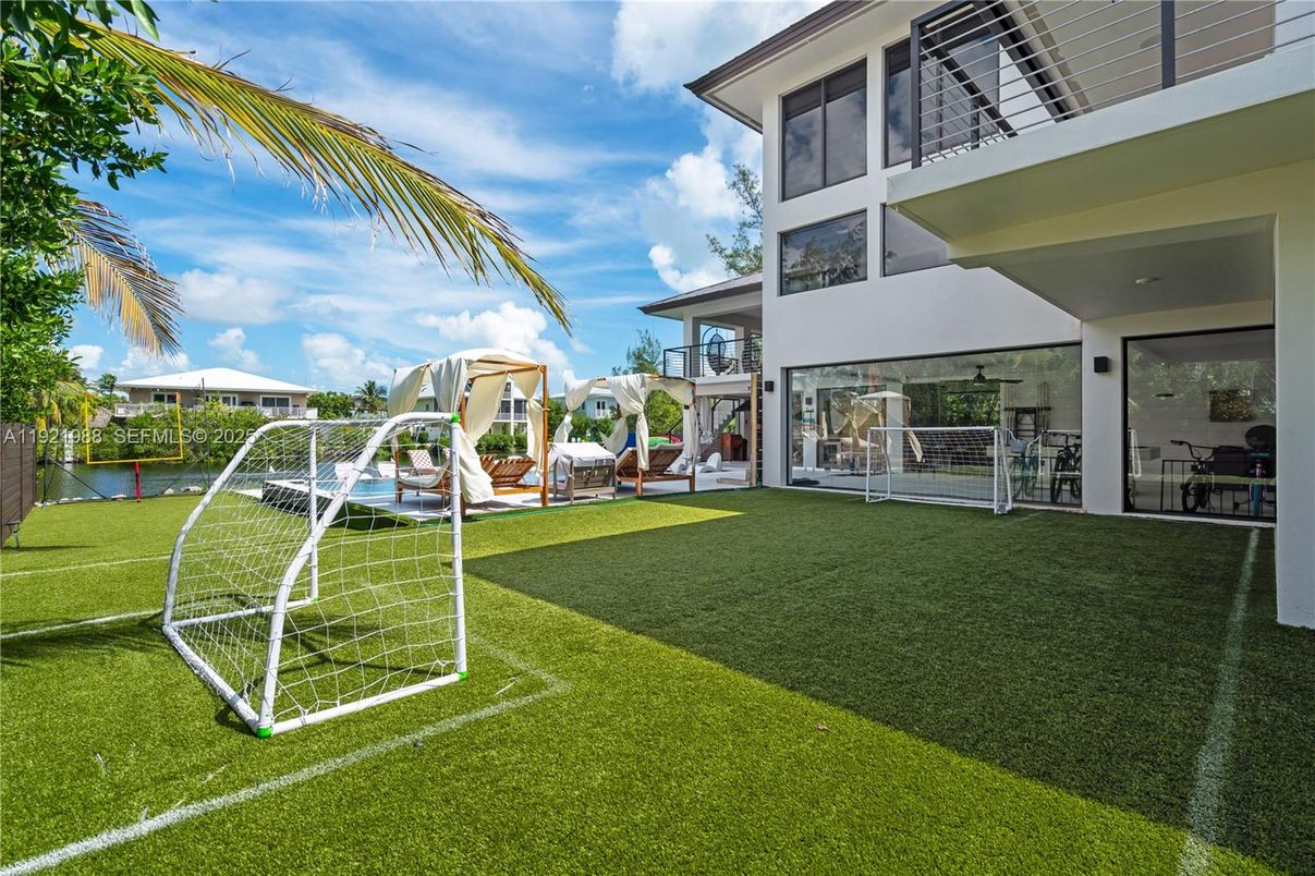 Backyard, Exterior, Water