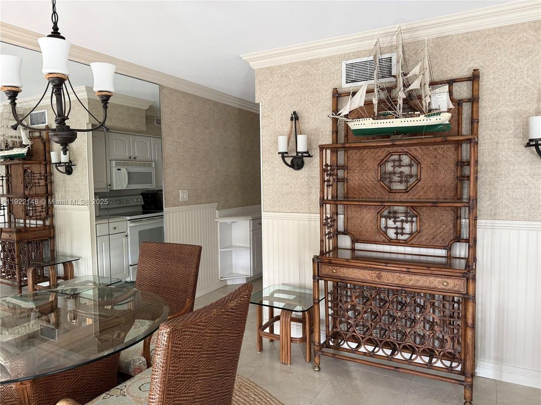 Chandelier, Dining room, Interior, Kitchen
