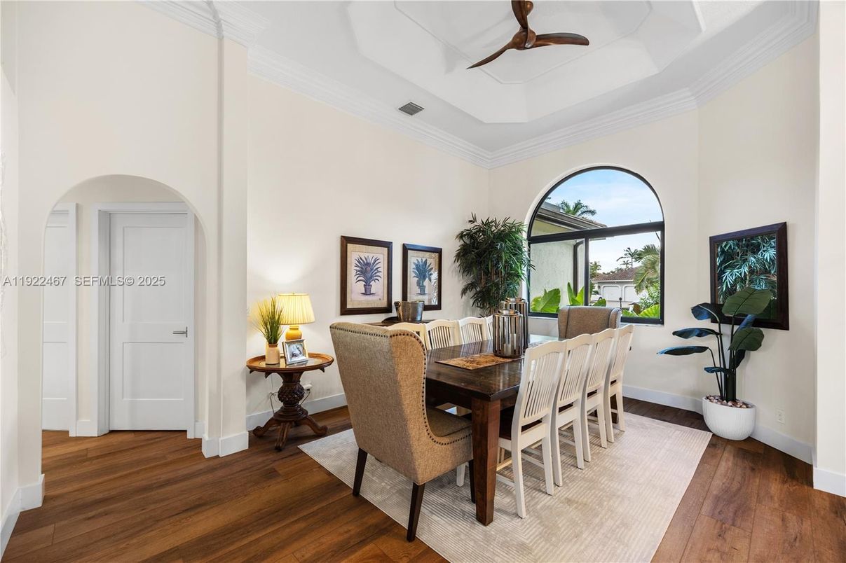 Dining room, Interior, Wood Texture Flooring