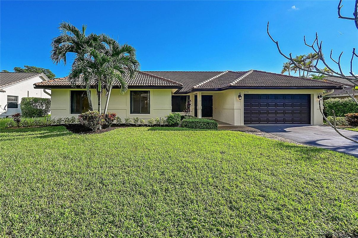 Attached, Backyard, Exterior, Facade, Mediterranean