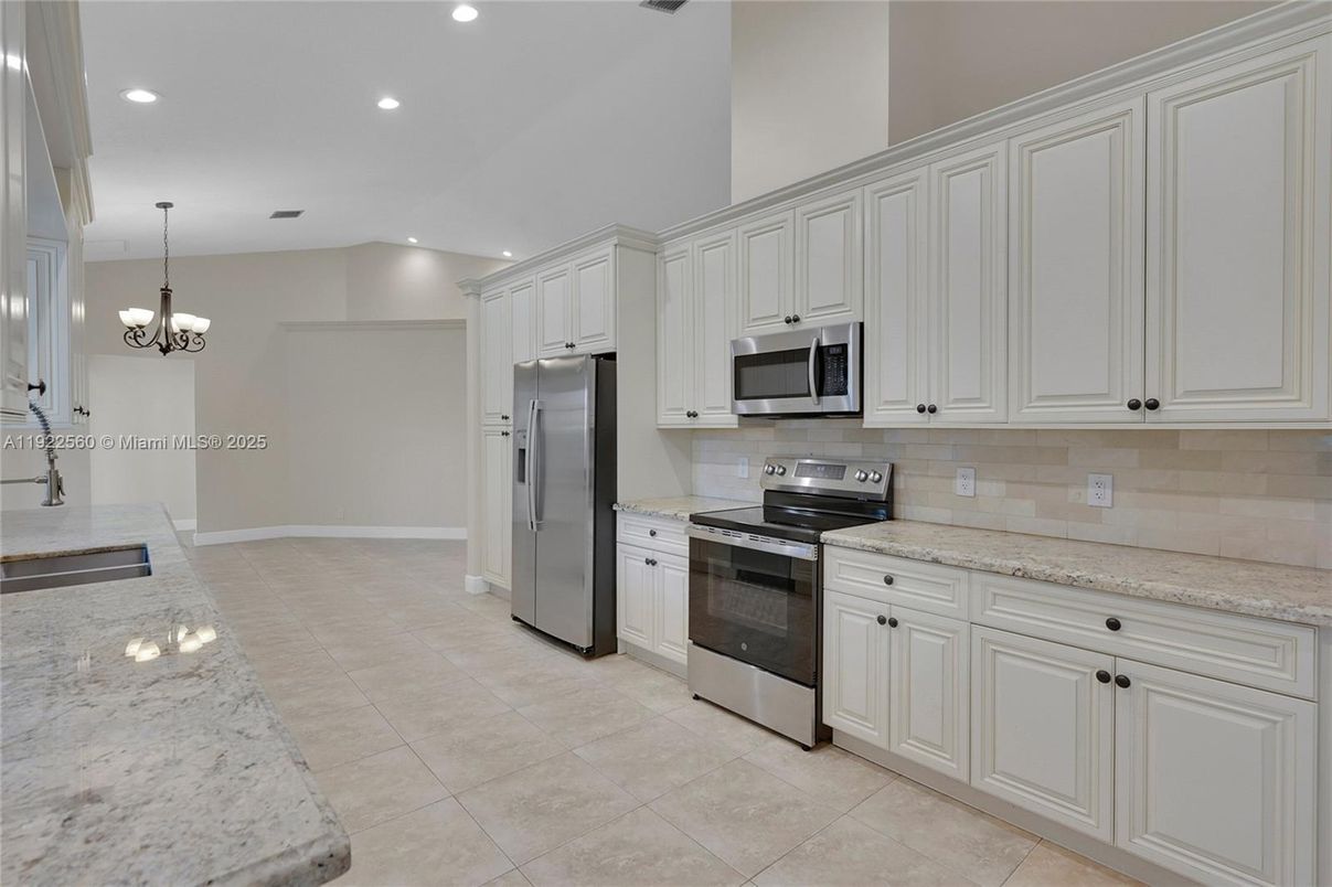 Chandelier, Interior, Kitchen, Recessed Lighting, Stainless Steel Appliances