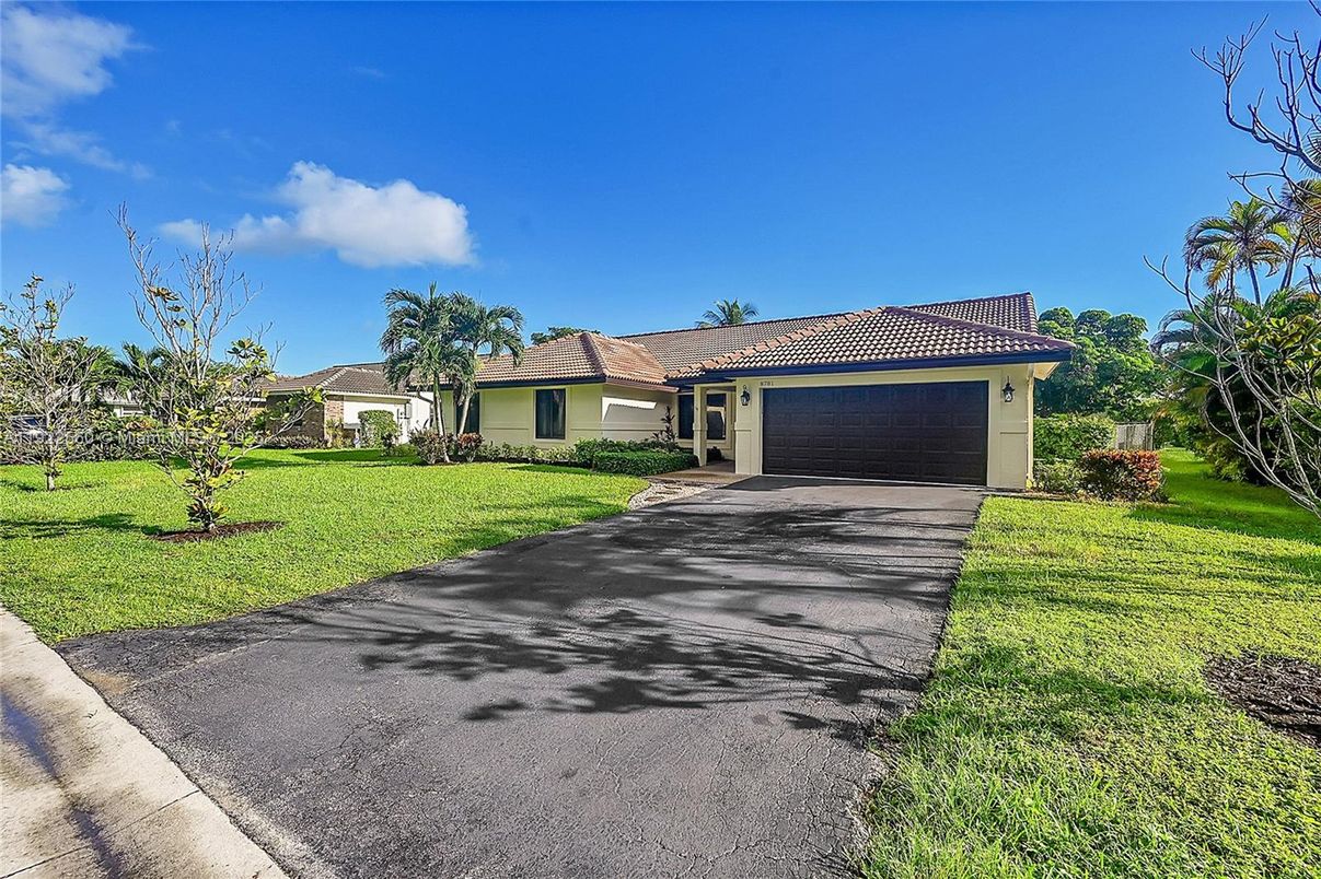 Attached, Backyard, Exterior, Facade, Mediterranean