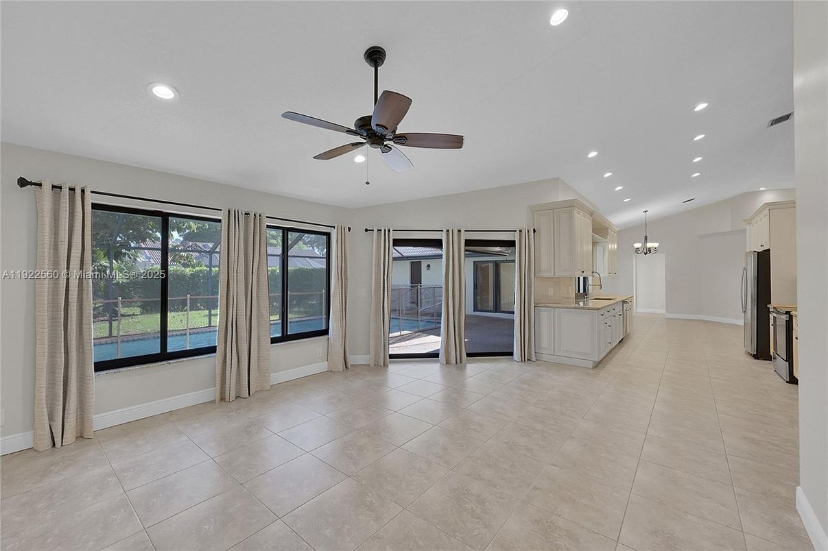 Empty room, Interior, Kitchen, Recessed Lighting