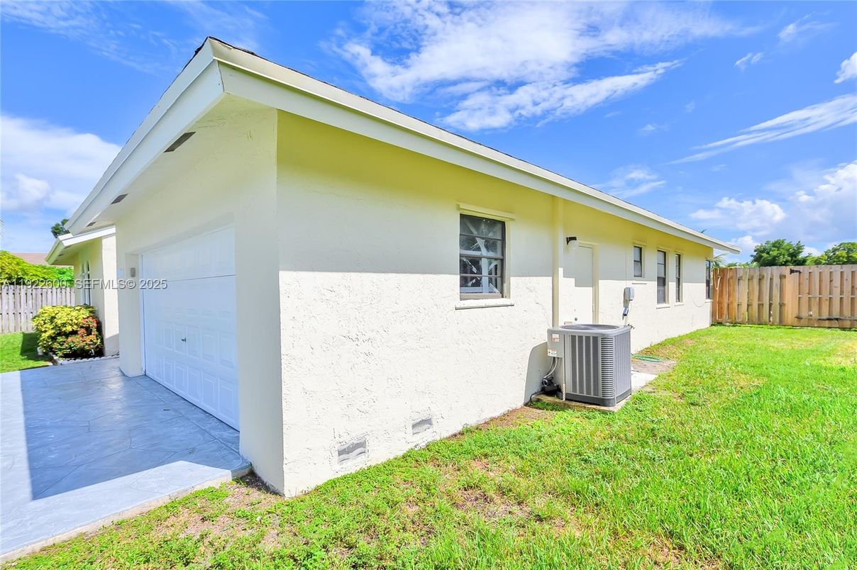 Backyard, Detached Garage, Exterior