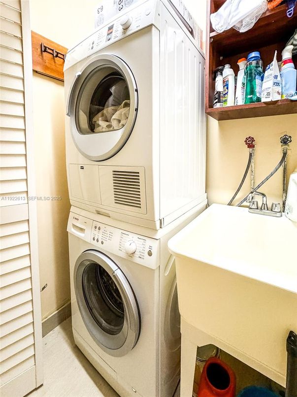 Interior, Utility Closets, Washer