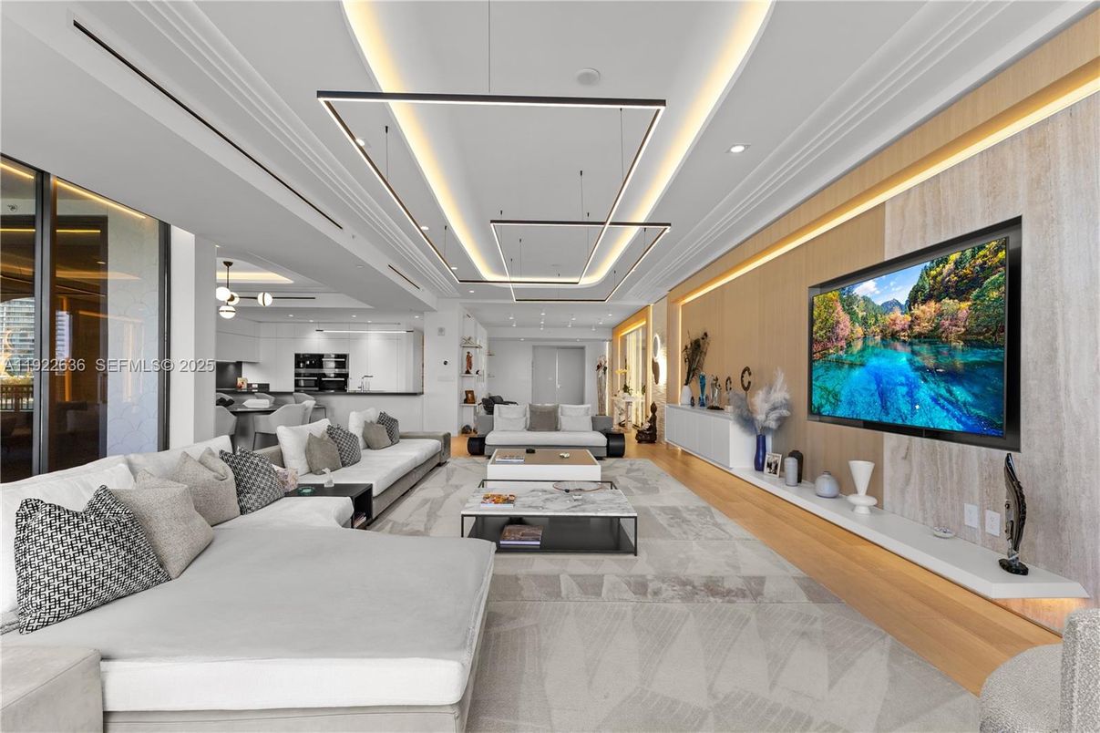 Interior, Living room, Pendant Lights, Recessed Lighting