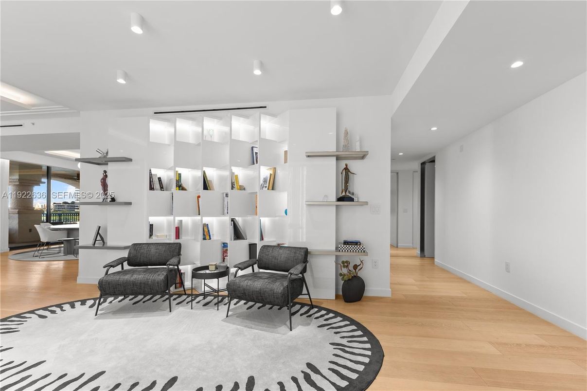 Interior, Recessed Lighting, Wood Texture Flooring