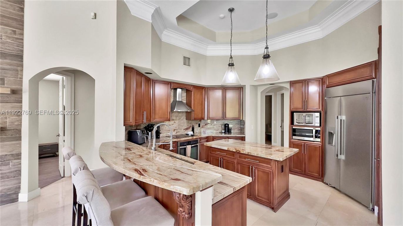 Interior, Kitchen, Pendant Lights, Stainless Steel Appliances