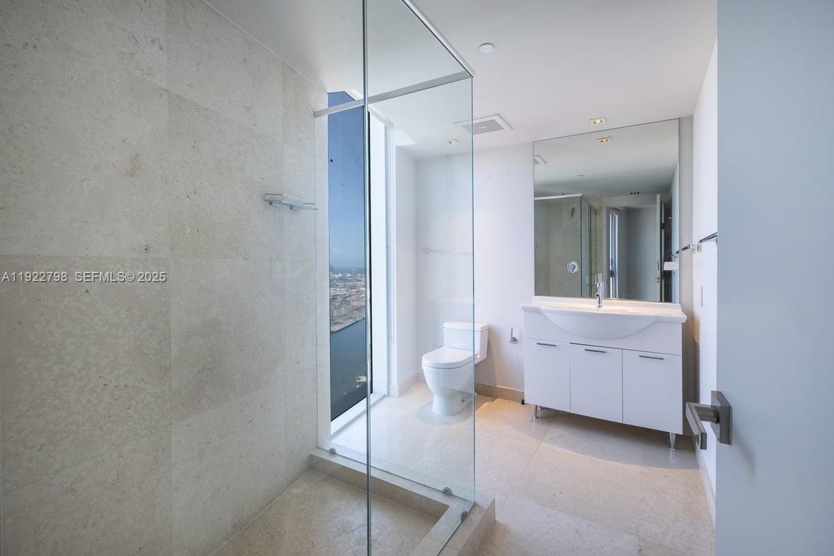 Bathroom, Interior, Recessed Lighting