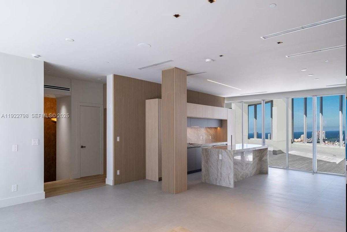 Interior, Kitchen, Recessed Lighting, Water