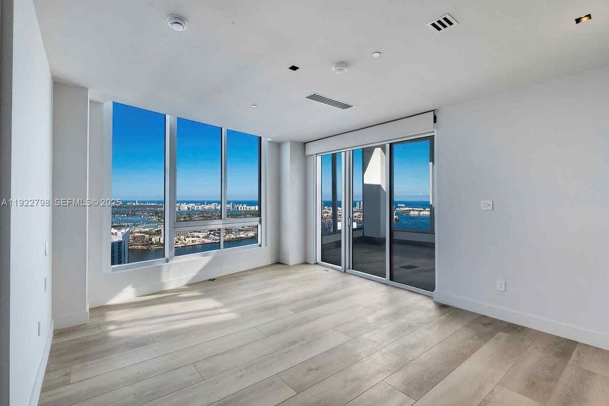 Empty room, Interior, Recessed Lighting, Water, Wood Texture Flooring
