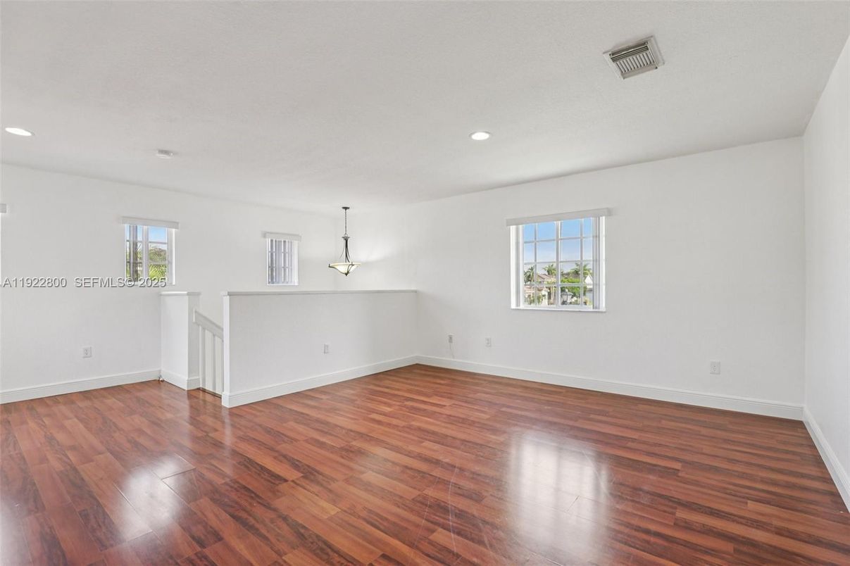 Empty room, Interior, Pendant Lights, Recessed Lighting, Wood Texture Flooring