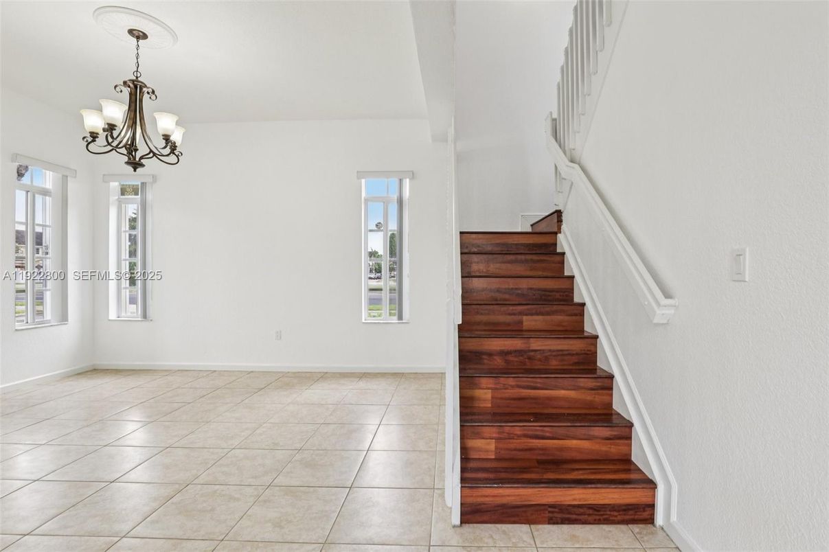 Chandelier, Empty room, Interior