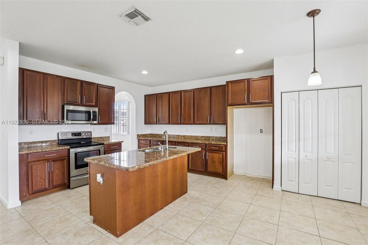 Interior, Kitchen, Pendant Lights, Recessed Lighting, Stainless Steel Appliances
