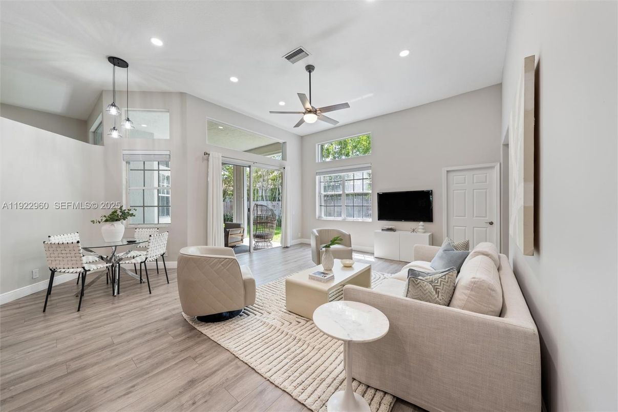 Dining room, Interior, Living room, Pendant Lights, Recessed Lighting, Wood Texture Flooring
