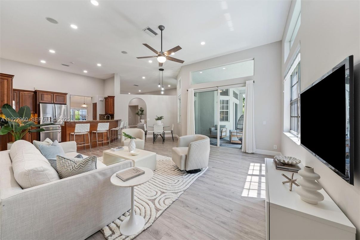 Dining room, Interior, Kitchen, Living room, Pendant Lights, Recessed Lighting, Stainless Steel Appliances, Wood Texture Flooring