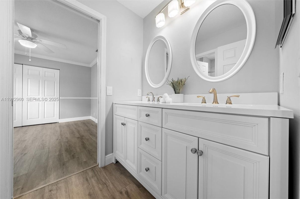 Bathroom, Dual Sink Vanities, Interior, Wood Texture Flooring