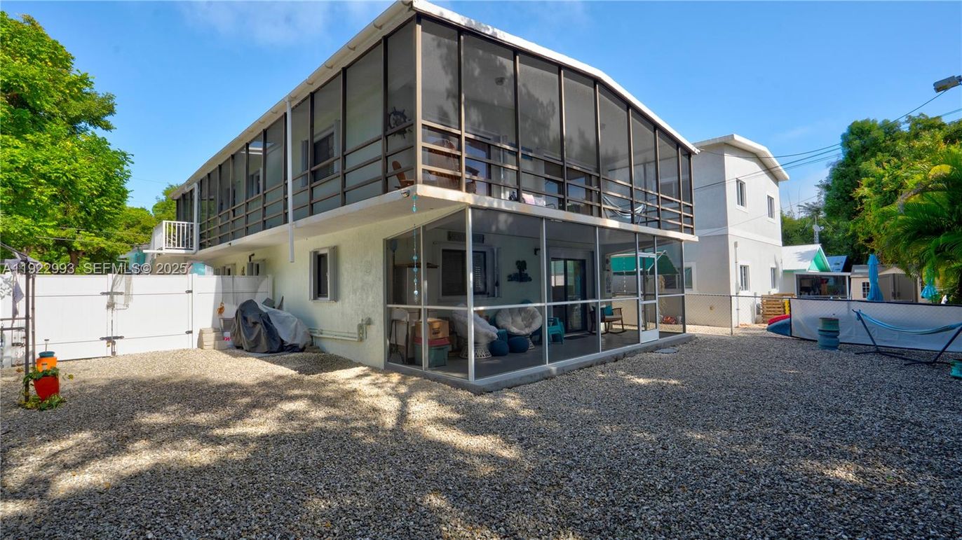 Backyard, Exterior, Facade, Modern