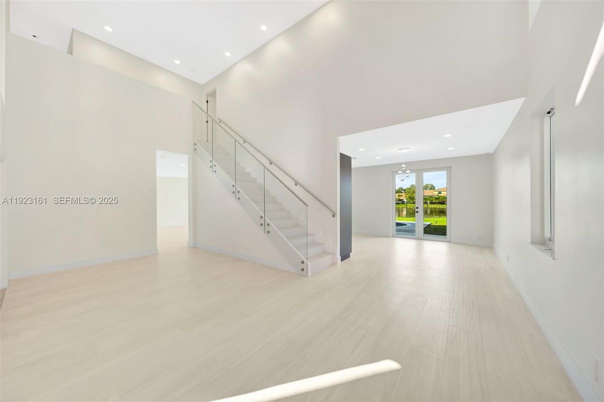 Interior, Recessed Lighting, Wood Texture Flooring