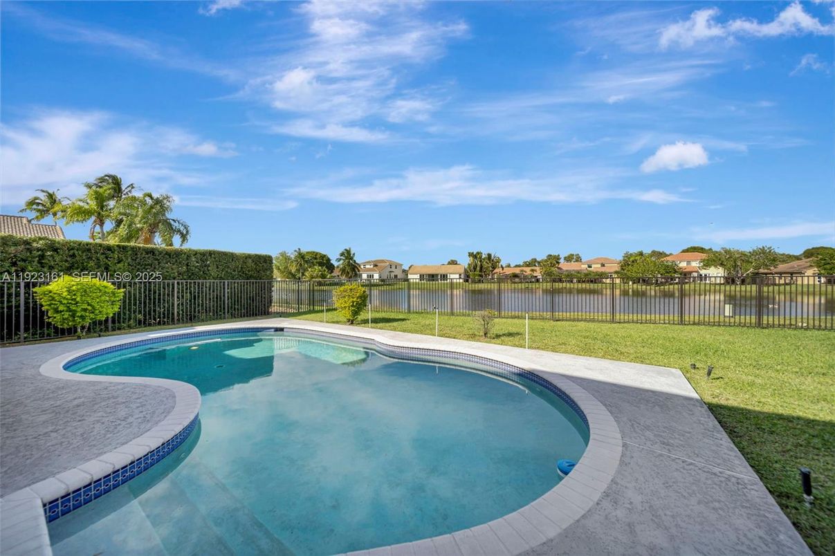 Exterior, Pool, Water