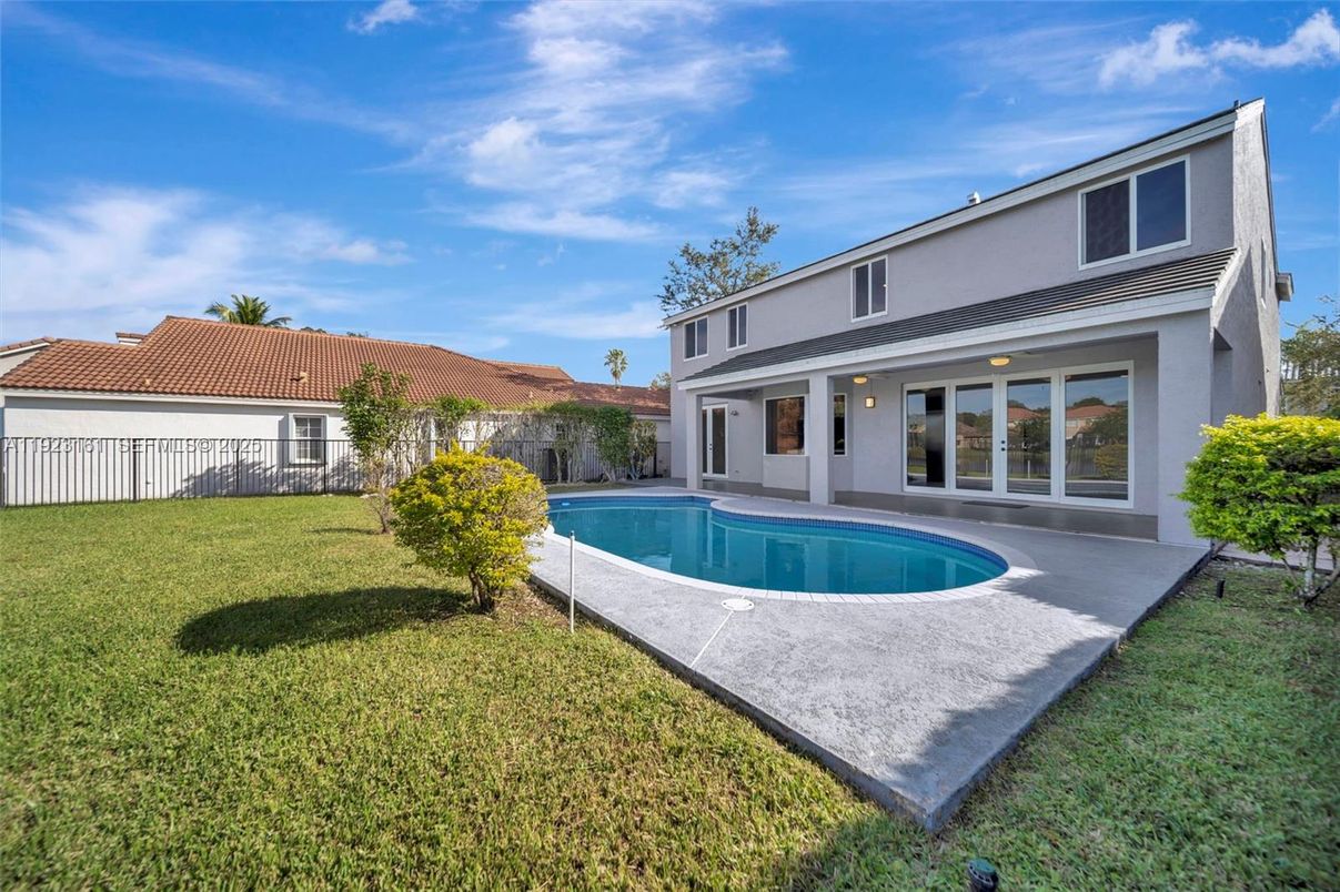 Backyard, Exterior, Pool