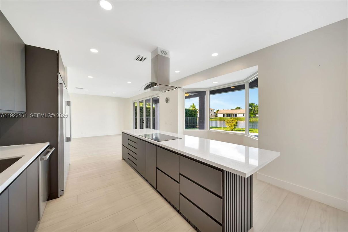 Interior, Kitchen, Recessed Lighting, Water, Wood Texture Flooring