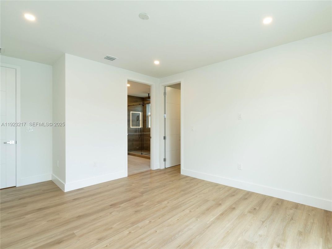 Empty room, Interior, Recessed Lighting, Wood Texture Flooring