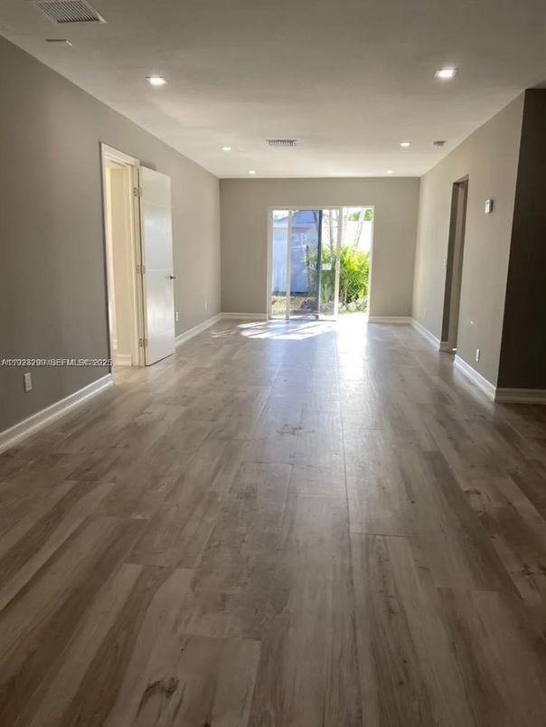 Empty room, Interior, Recessed Lighting, Wood Texture Flooring