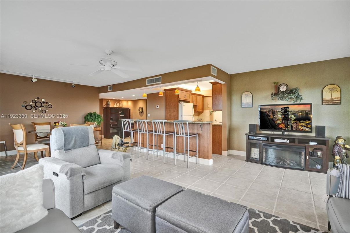 Dining room, Interior, Kitchen, Pendant Lights, Recessed Lighting