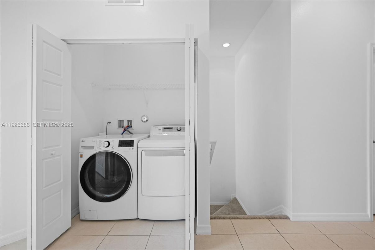 Interior, Recessed Lighting, Utility Closets, Washer