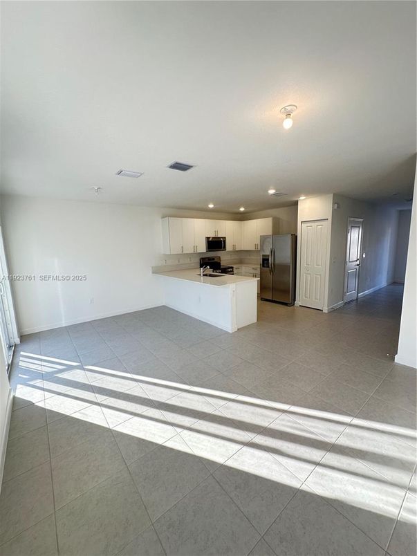 Empty room, Interior, Kitchen, Recessed Lighting