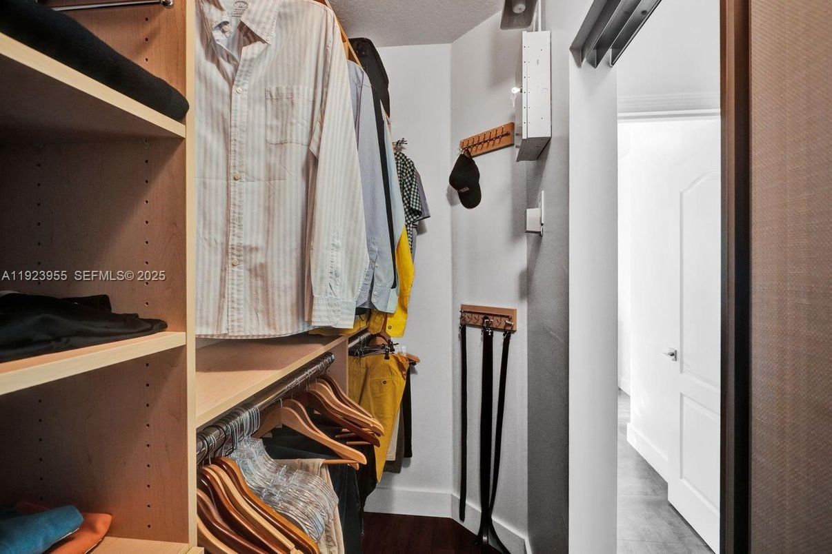 Interior, Walk-in Closets