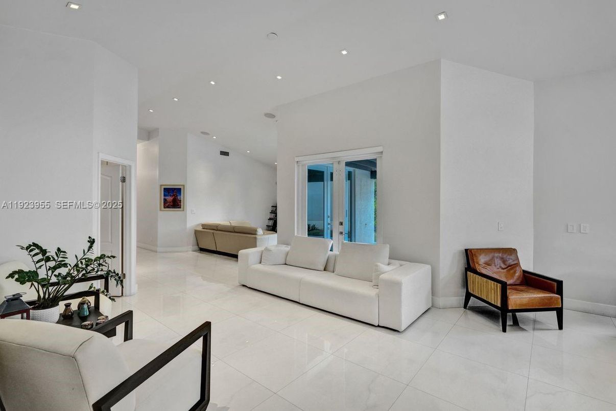 Interior, Living room, Recessed Lighting, Water