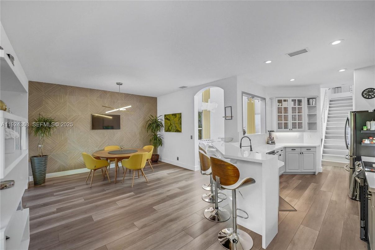 Dining room, Interior, Kitchen, Pendant Lights, Recessed Lighting, Wood Texture Flooring