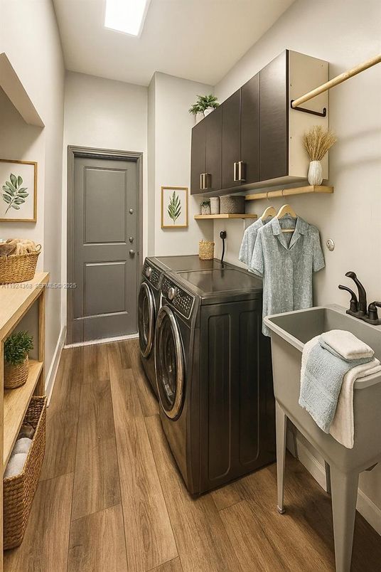 Interior, Washer, Wood Texture Flooring