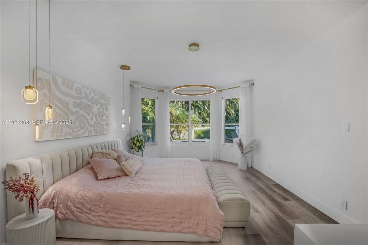 Bedroom, Interior, Pendant Lights, Wood Texture Flooring