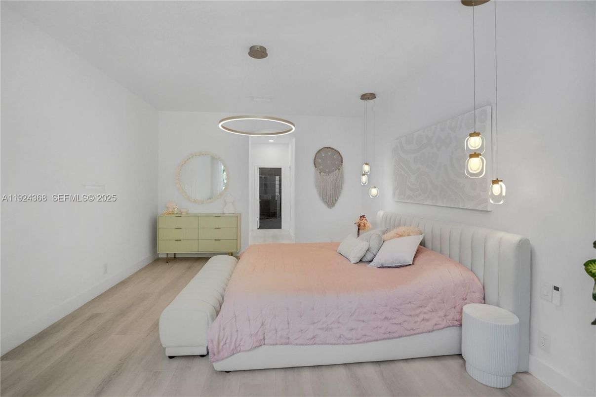 Bedroom, Interior, Pendant Lights, Recessed Lighting, Wood Texture Flooring