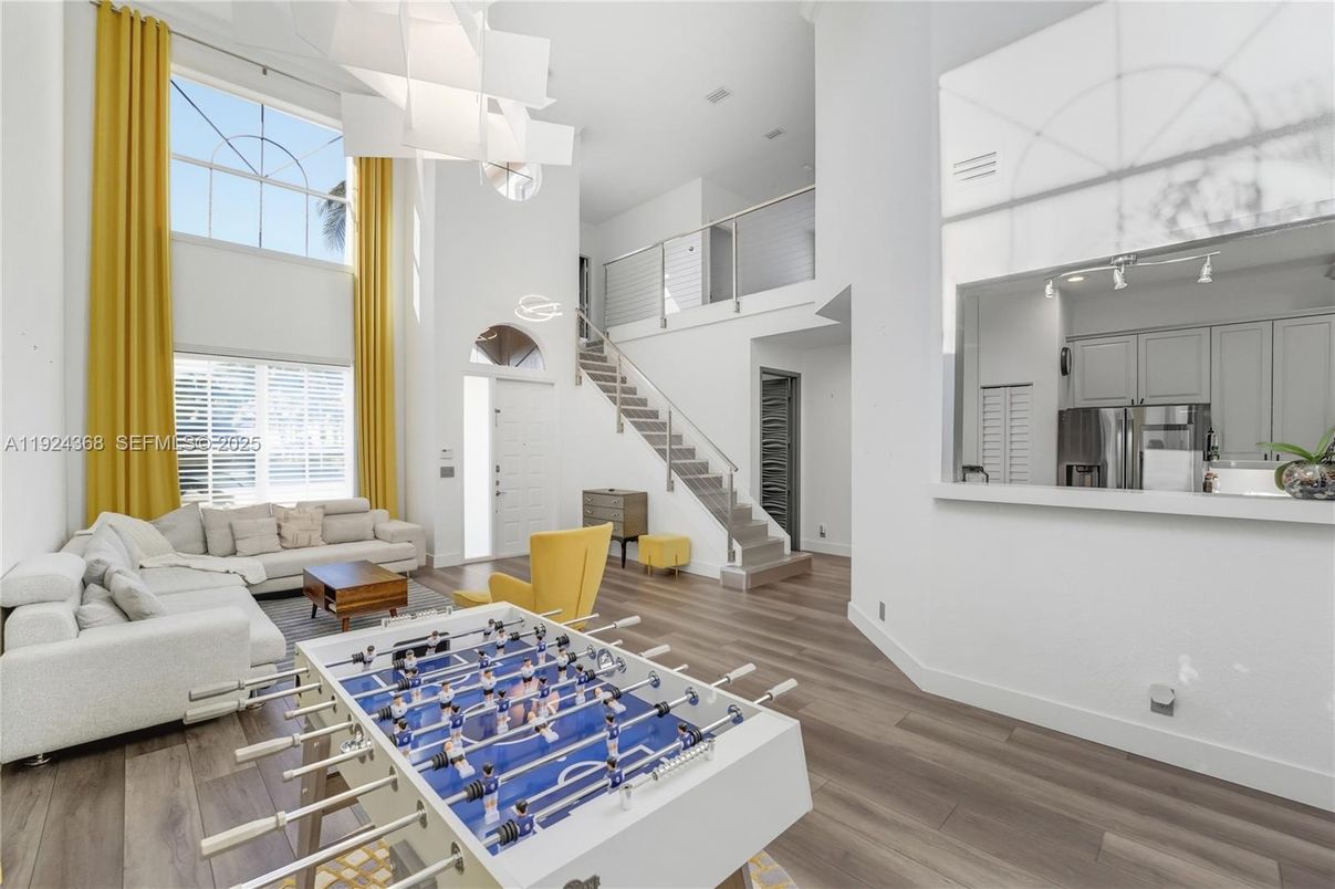 Interior, Kitchen, Living room, Pendant Lights, Wood Texture Flooring