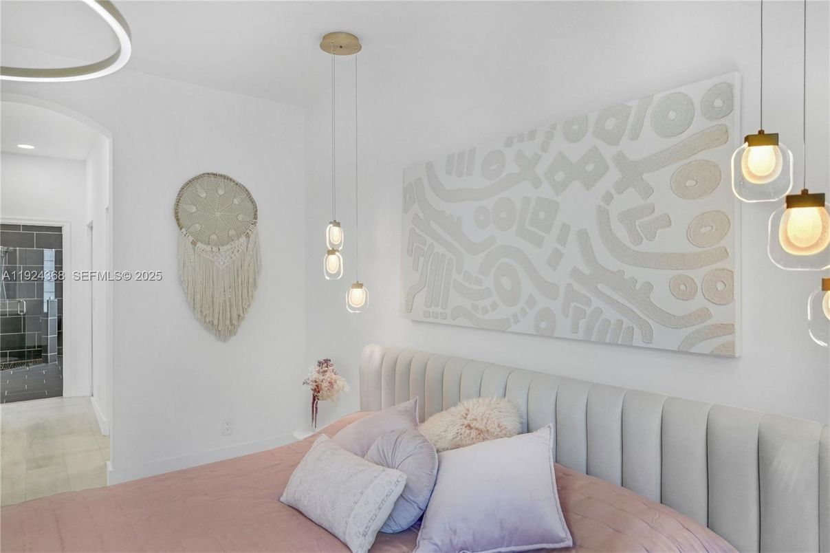 Bedroom, Interior, Pendant Lights, Recessed Lighting